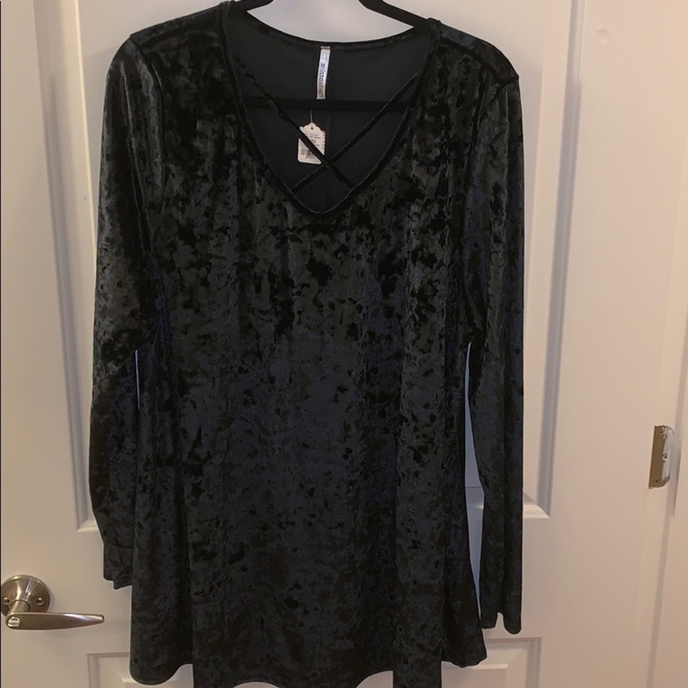 Long Sleeve Boutique Black Velvet Dress